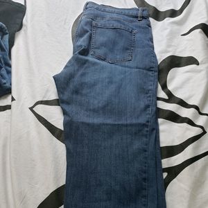 Womens strech dark wash jeans